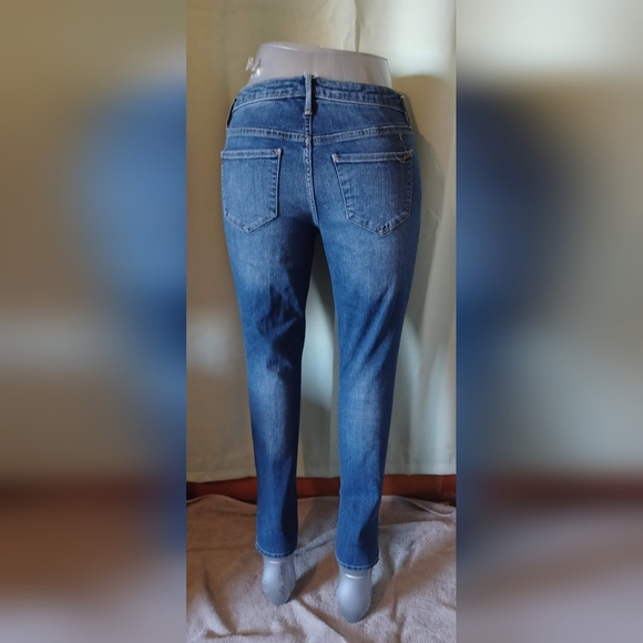 A Mossimo Mid Rise Jegging Jeans - Picture 6 of 9
